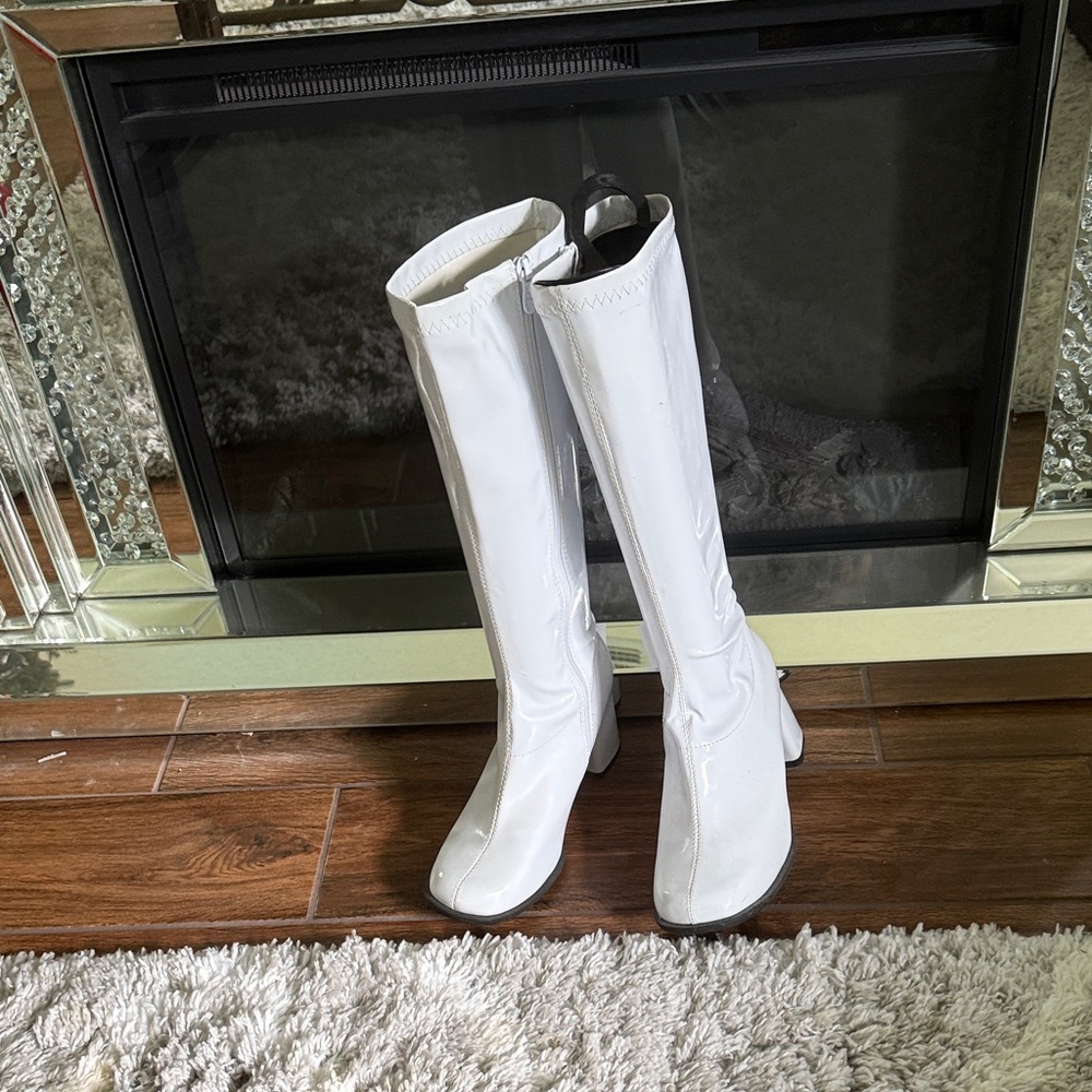 Ellie White Heeled Knee-High Boots